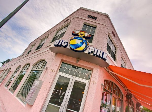 Big Pink's Comfort Food in South Beach, Florida