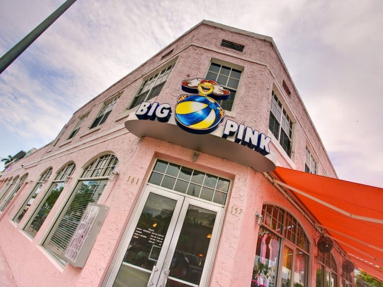 Big Pink’s Comfort Food in South Beach, Florida