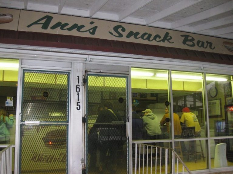 Ann’s Snack Bar in Atlanta has a Ghetto Burger