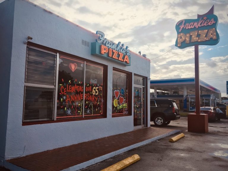 Frankie’s Pizza in Westchester, Florida