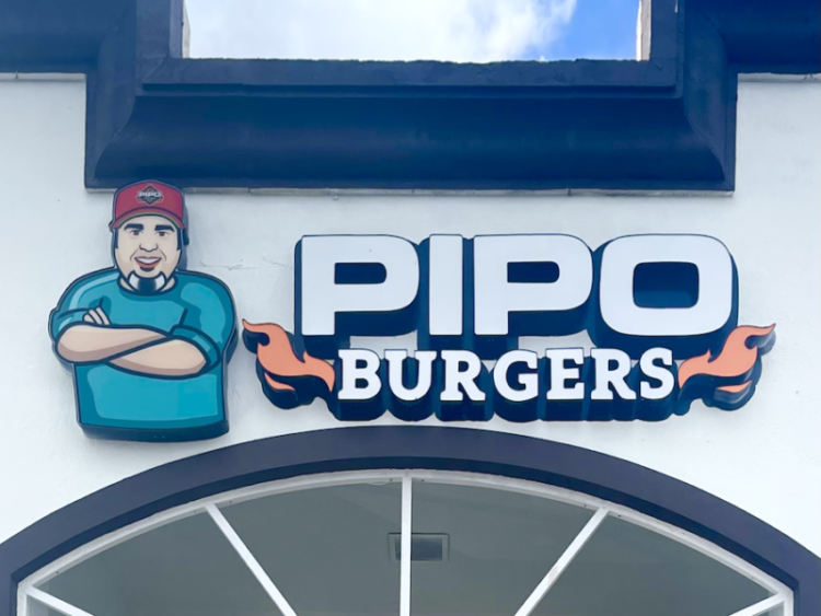 Pipo Burgers Restaurant in Doral, Florida
