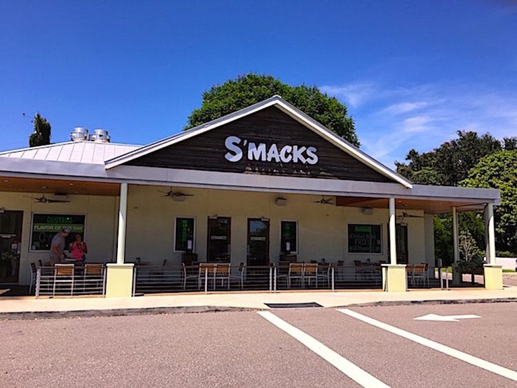 Smacks Burgers & Shakes Building