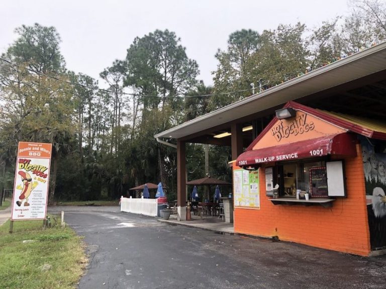 Hot Diggity Dogs & BBQ in Bunnell, Florida