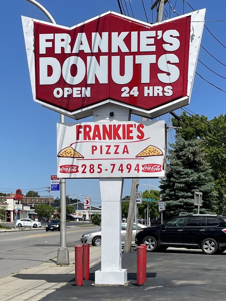 Frankie's Donuts in Niagara Falls, New York